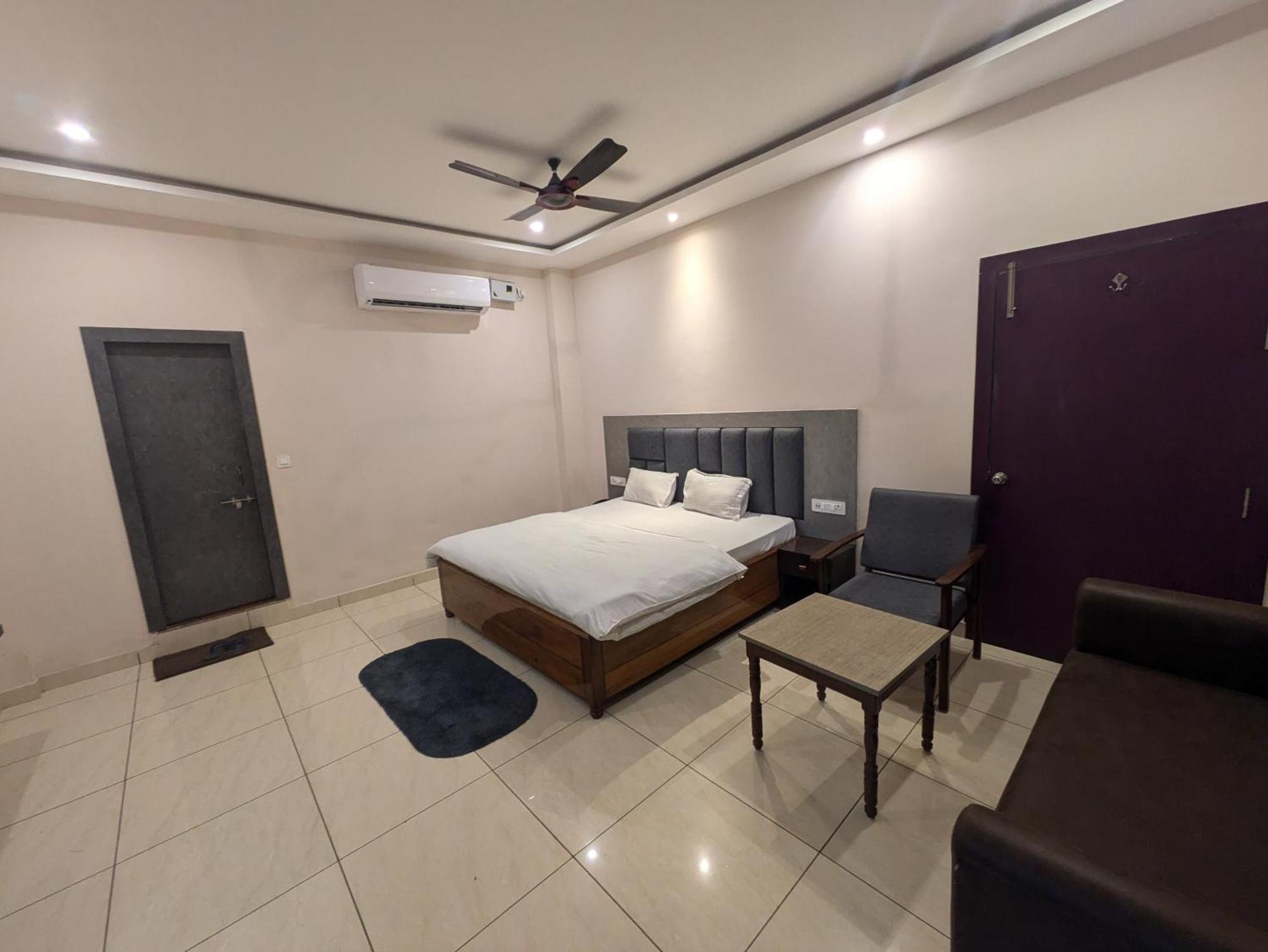 Kishori Vatika Hotel Ramnagar  Eksteriør billede