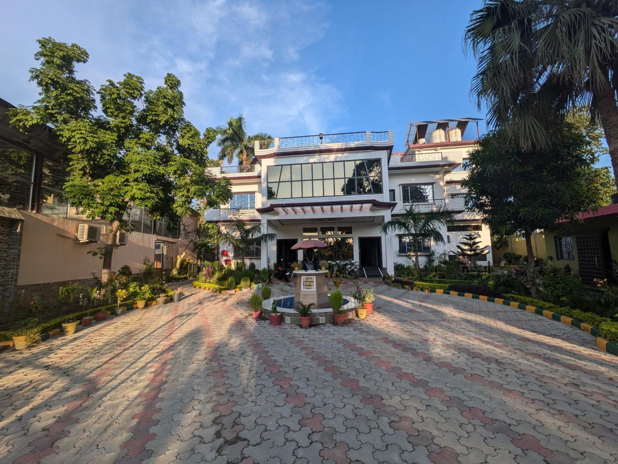 Kishori Vatika Hotel Ramnagar  Eksteriør billede